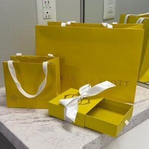 Kendra Scott Vibrant Yellow Gift Bag and Box Set